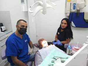 תמונה של דר' משה משייחוב - כירורג הרמות סינוס ושיקום הפה